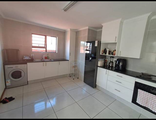 4 BEDROOM HOUSE FOR SALE IN POMONA AH